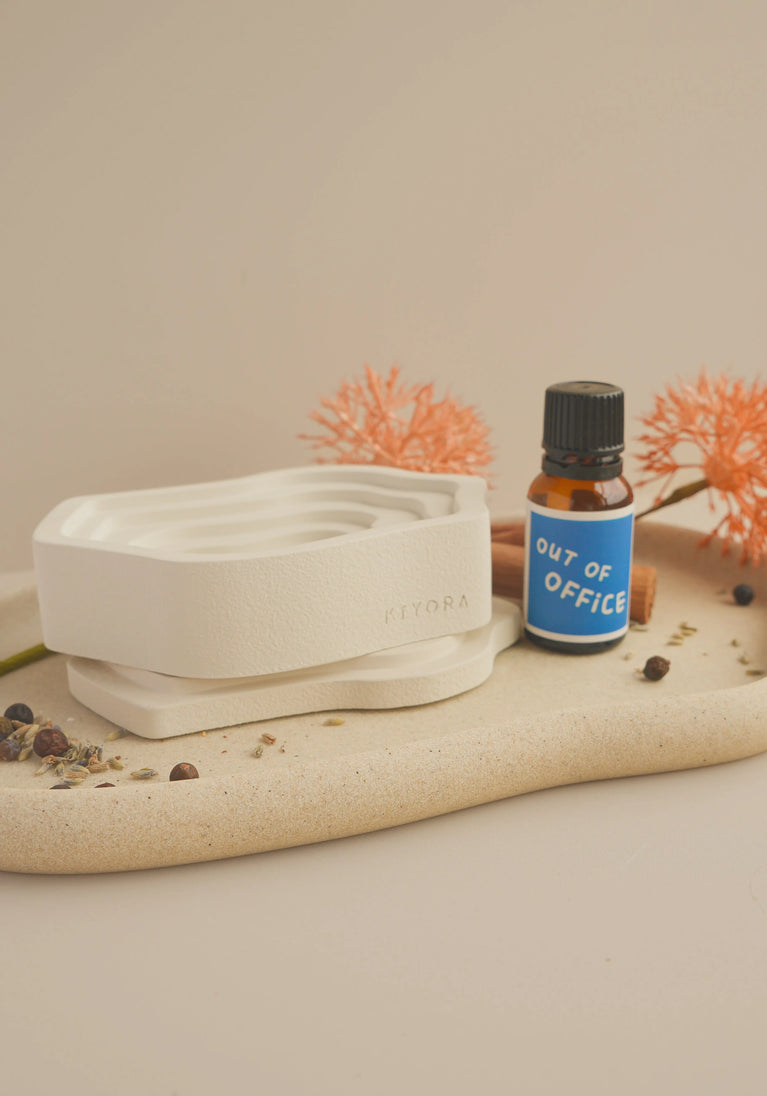 Diffuser and Out of Office Set KIYORA